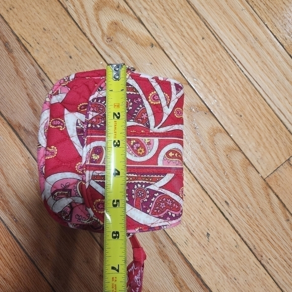 Vera Bradley Quilted Wristlet Wallet Red Paisley Floral Print Small Zip Pouch - Picture 2 of 8